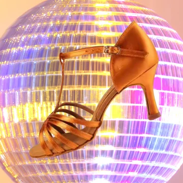 Belmove SACLA-65T óarany női salsa cipő 6,5 cm sarokkal, nyitott orrú, T-pántos és ötpántos kialakítással.