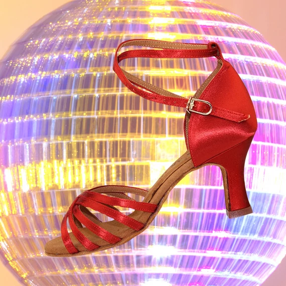 Belmove SACLA-75B élénkpiros női salsa cipő 7,5 cm sarokkal, nyitott orrú, bokapántos, ötpántos kialakítással.